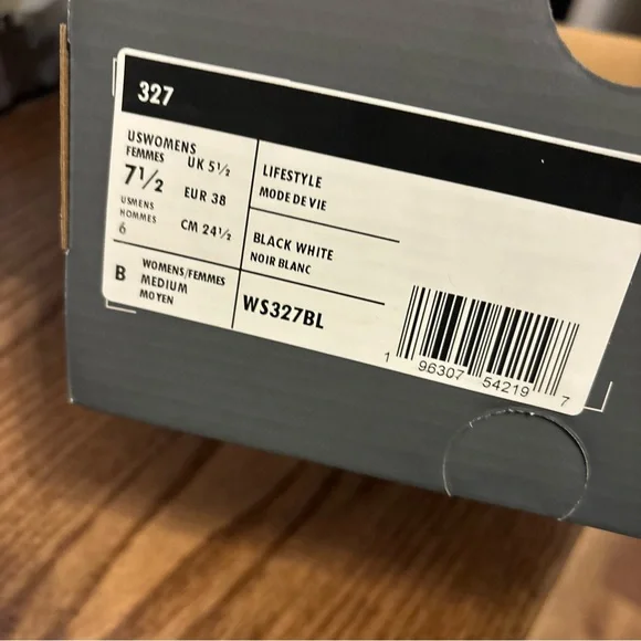 New Balance 327 Women's Black and White Athletic Shoes NWB - Picture 6 of 8